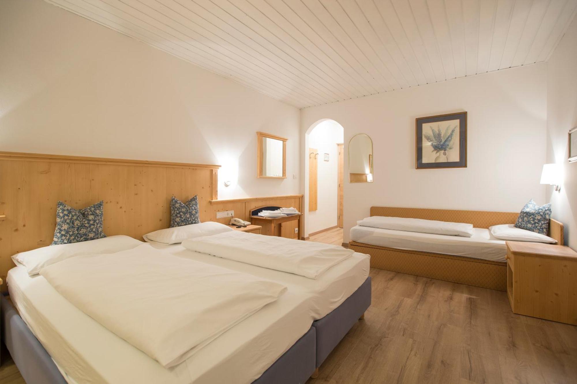 Hotel Krondlhof Brunico Rom bilde